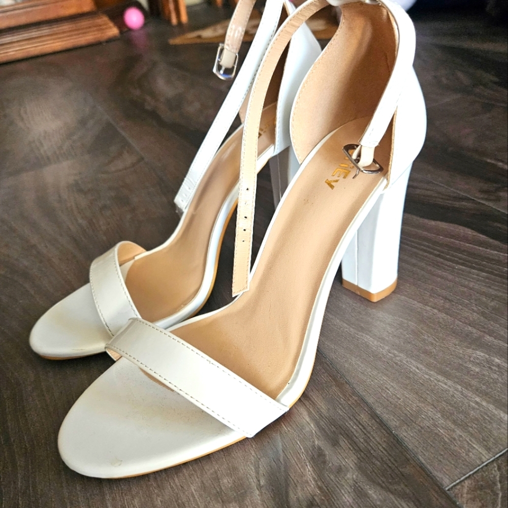Women's heel size 8.5